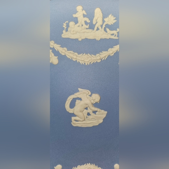 Wedgewood, Blue Jasper, 9" Decorative Plate - Picture 2 of 4